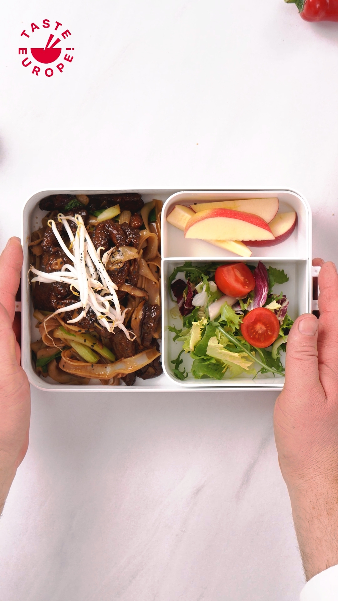 Mì xào thịt bò nấm hương