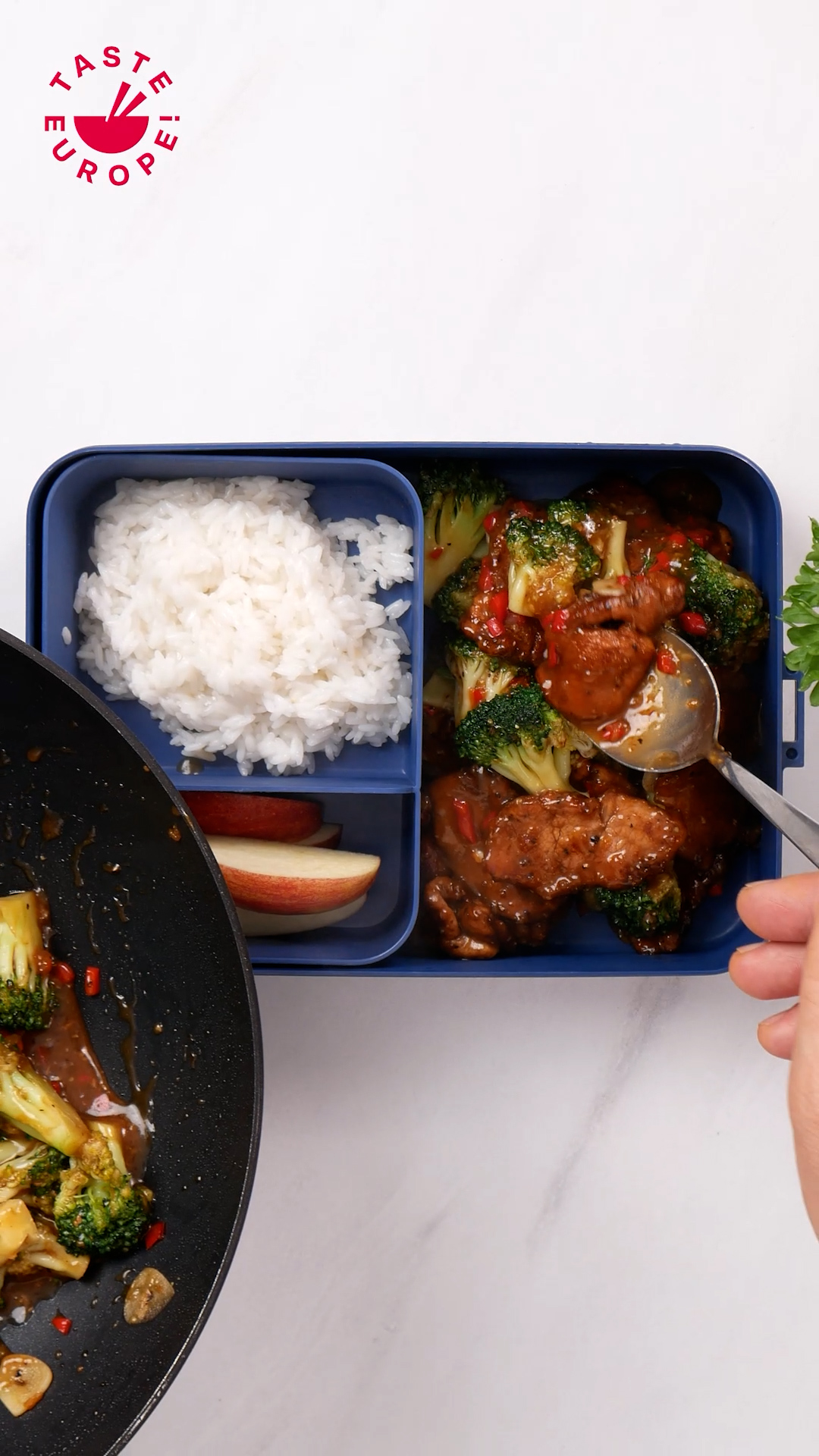 Thịt thăn heo châu Âu xào bông cải xanh sốt mật ong tỏi