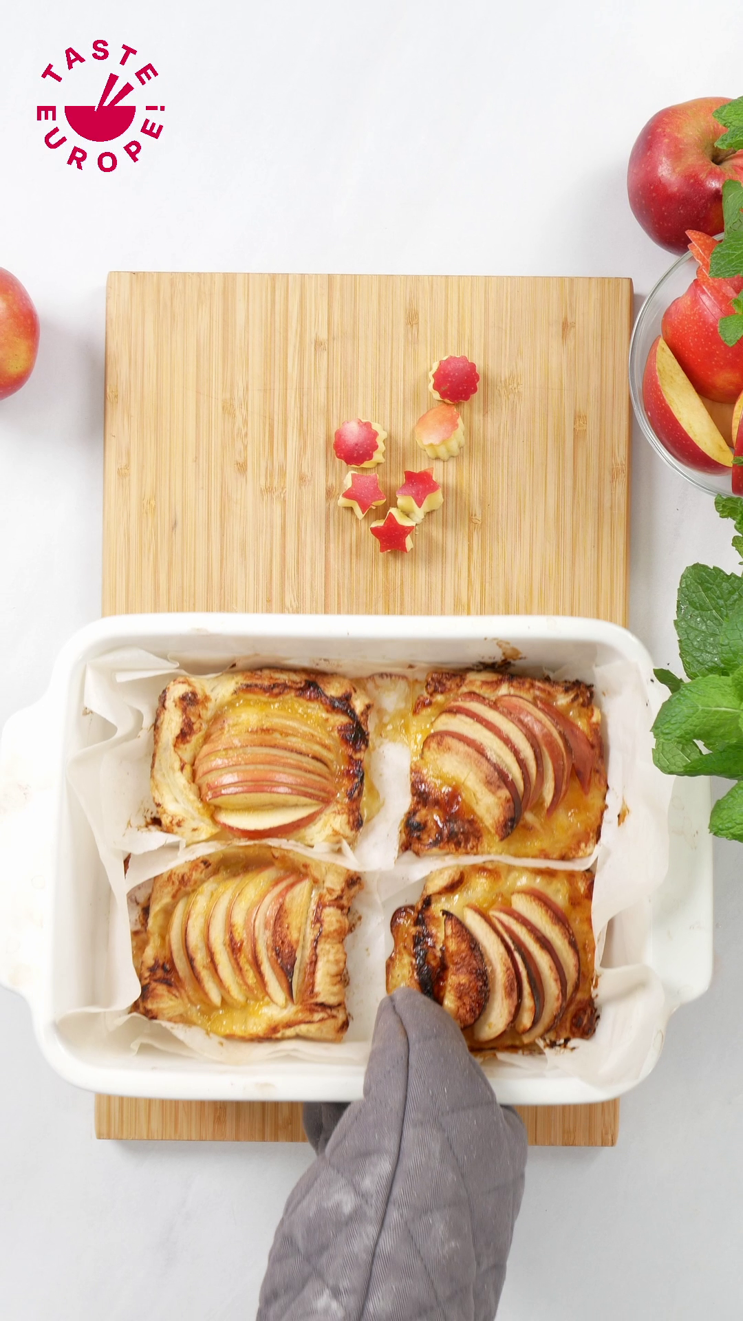 Bánh Tart Mini kiểu Pháp với Táo Châu Âu