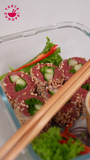 ヨーロッパ産牛肉と大葉の和風生春巻き（生菜）